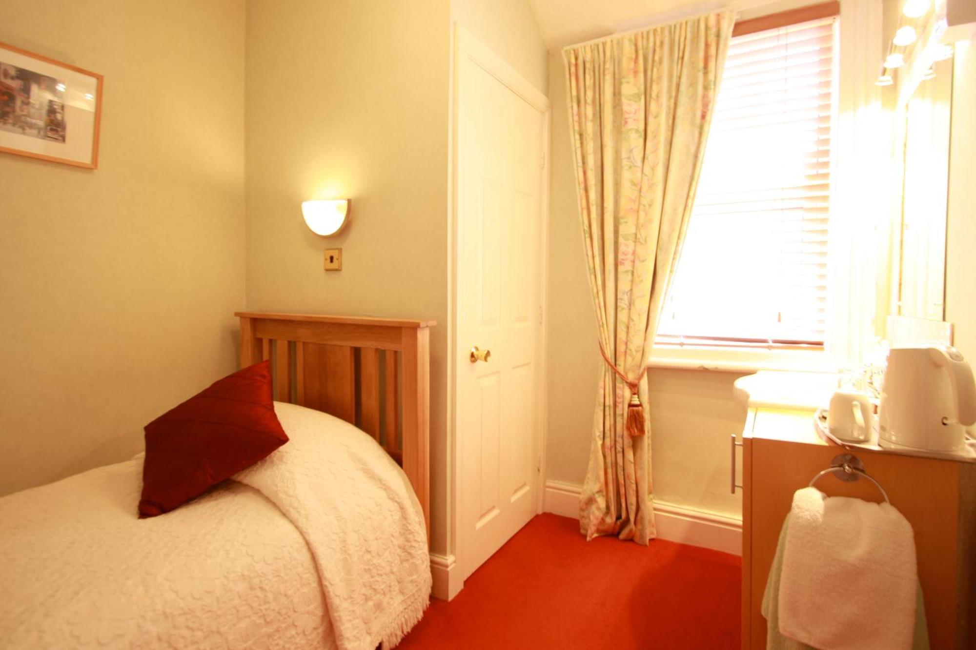 Brentwood Guest House — Photos 2